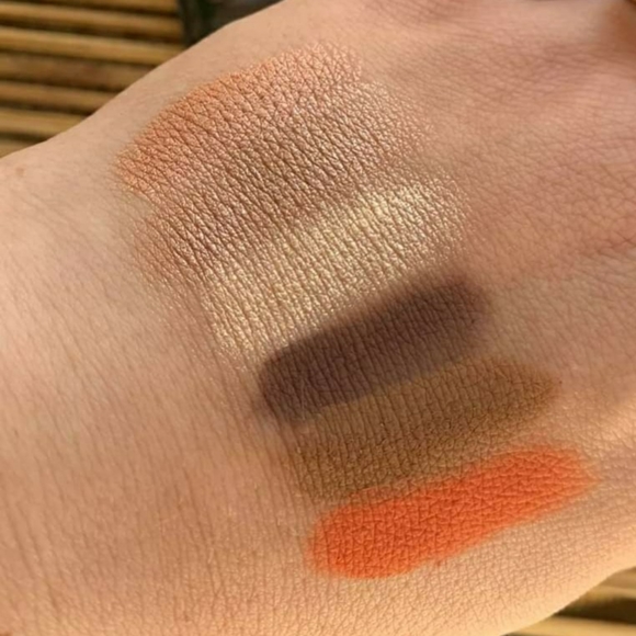 Eyeshadow - Picture 2 of 3